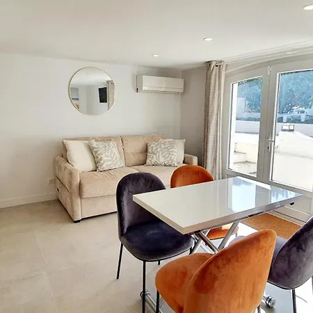 Villa Vue A Classee 4 Etoiles-piscine Chauffee *