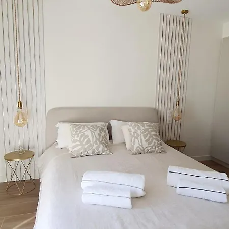 Villa Vue A Classee 4 Etoiles-piscine Chauffee *