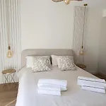 Villa Vue A Classee 4 Etoiles-piscine Chauffee *