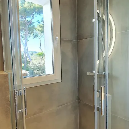 Vue A Classee 4 Etoiles-piscine Chauffee * 앙티브