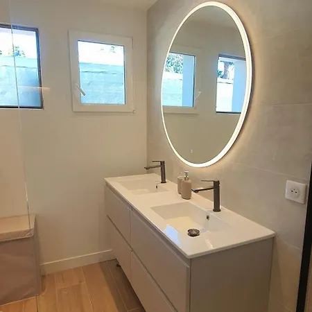 Vue A Classee 4 Etoiles-piscine Chauffee 빌라 앙티브