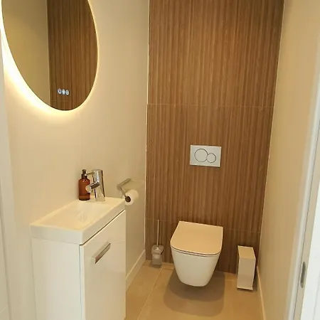 Vue A Classee 4 Etoiles-piscine Chauffee * 앙티브