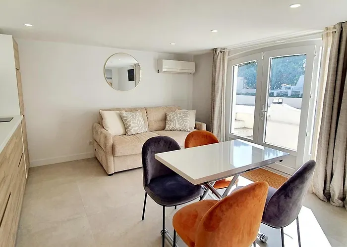 Villa Vue A Classee 4 Etoiles-piscine Chauffee *