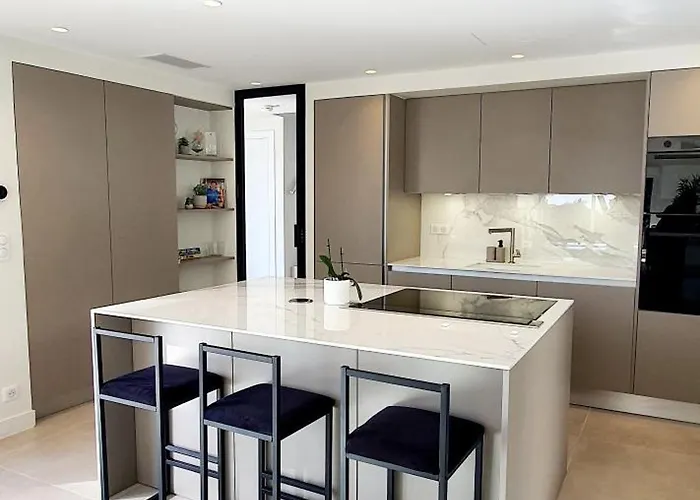 Villa Vue A Classee 4 Etoiles-piscine Chauffee *