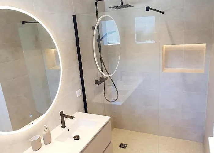 Vue A Classee 4 Etoiles-piscine Chauffee Antibes