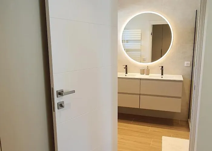 Villa Vue A Classee 4 Etoiles-piscine Chauffee *