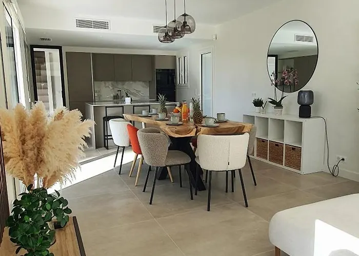 Vue A Classee 4 Etoiles-piscine Chauffee Villa