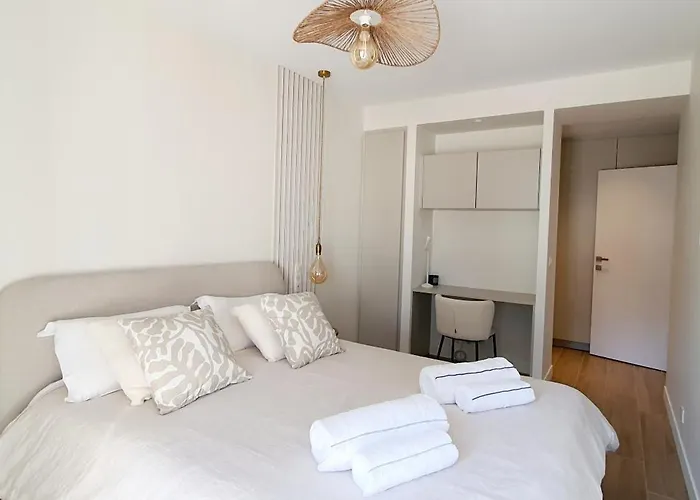 Vue A Classee 4 Etoiles-piscine Chauffee Villa Antibes