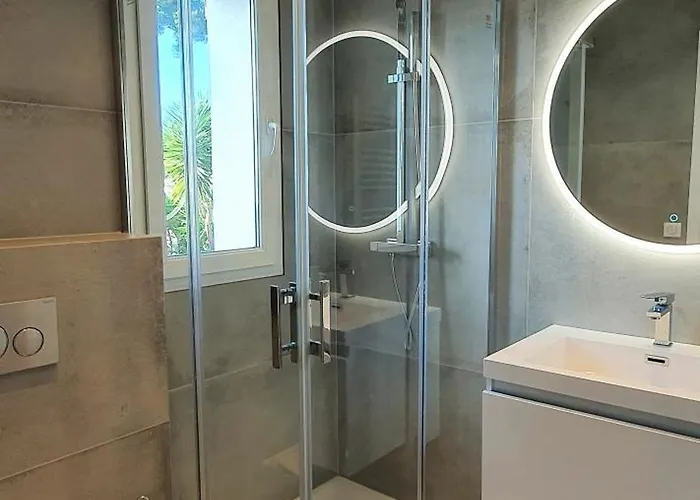 Vue A Classee 4 Etoiles-piscine Chauffee Villa Antibes